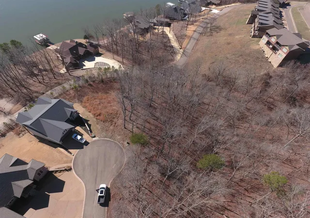 Homes for sale in Savannah, TN | 51 Legacy Pt, Savannah, TN 38372 | MLS# 3247388