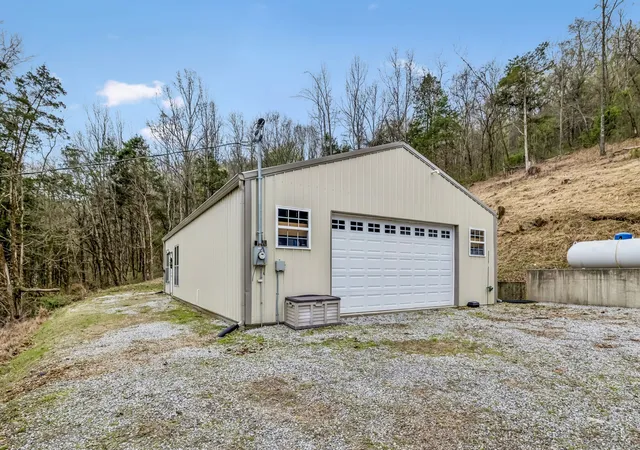 Homes for sale in Elmwood, TN | 18 York Ln, Elmwood, TN 38560 | MLS# 3248570