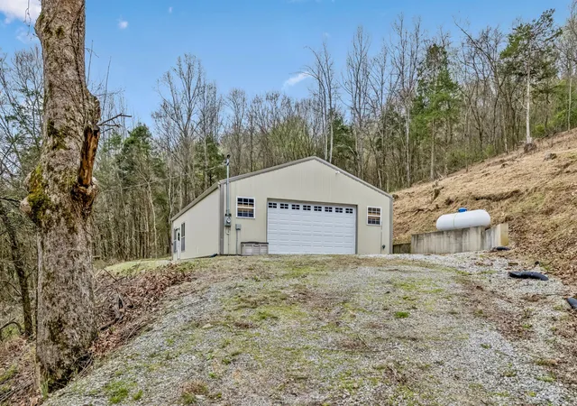 Homes for sale in Elmwood, TN | 18 York Ln, Elmwood, TN 38560 | MLS# 3248570