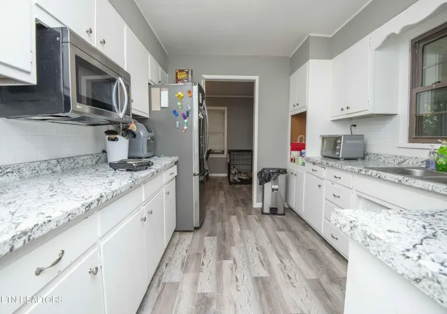 Photo 3 of Single family home for sale at 325 W Hills Dr, Lenoir City, TN 37771 | MLS# 3247408 | Listing updated on 2026-08-19