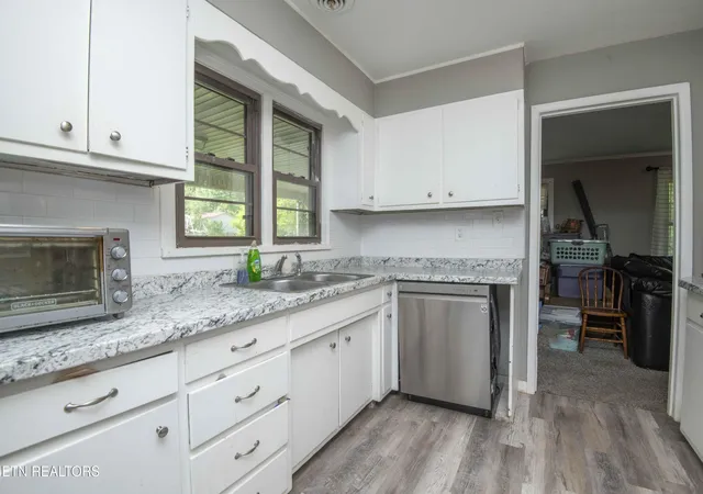 Photo 3 of Single family home for sale at 325 W Hills Dr, Lenoir City, TN 37771 | MLS# 3247408 | Listing updated on 2026-10-07