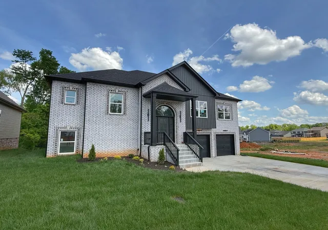 Photo 1 of Single family home for sale at 865 Burley Barn Rd, Clarksville, TN 37042 | MLS# 3260363 | Listing updated on 2026-08-19