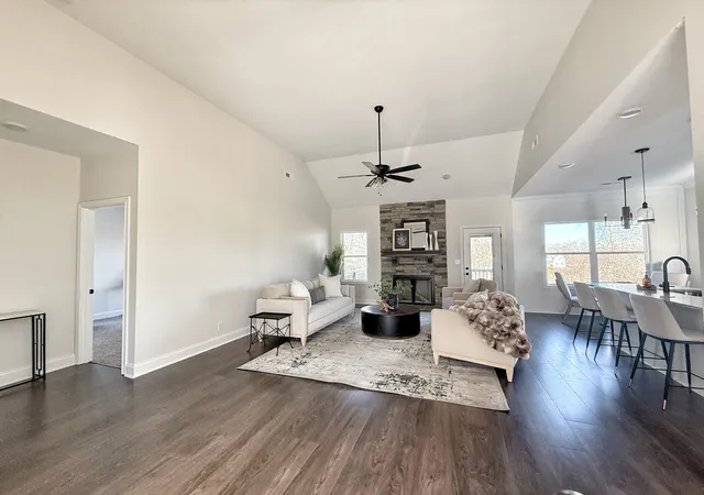 Photo 3 of Single family home for sale at 865 Burley Barn Rd, Clarksville, TN 37042 | MLS# 3260363 | Listing updated on 2026-08-19