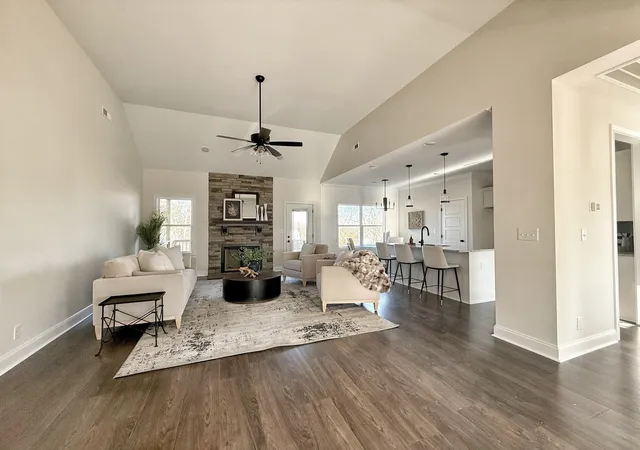 Photo 4 of Single family home for sale at 865 Burley Barn Rd, Clarksville, TN 37042 | MLS# 3260363 | Listing updated on 2026-08-19