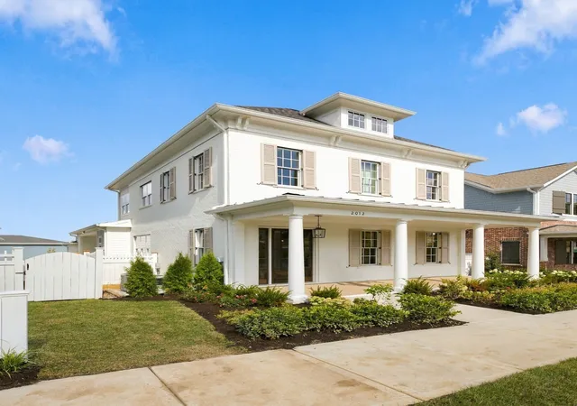 Photo 3 of Single family home for sale at 2012 Stonewater Blvd, Franklin, TN 37064 | MLS# 3247440 | Listing updated on 2026-10-07