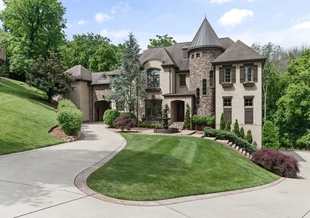Photo 1 of Sale Pending at 399 The Lady Of The Lake Ln, Franklin, TN 37067 | MLS# 3251928 | Listing updated on 2026-10-29