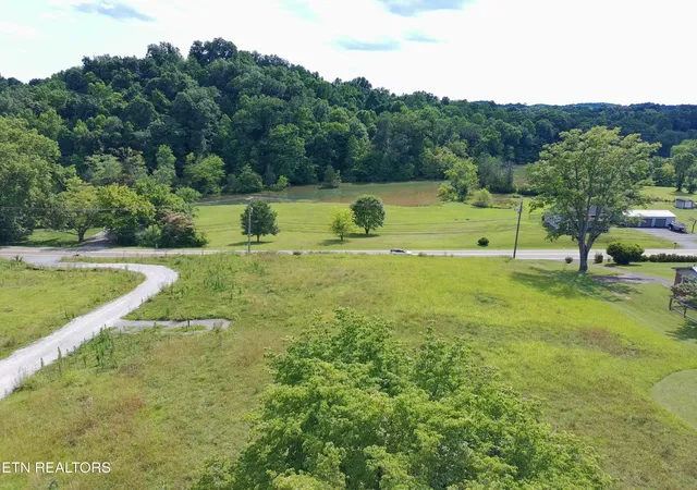 Photo 3 of Single family home for sale at 2662 Louisville Rd, Maryville, TN 37801 | MLS# 3247460 | Listing updated on 2026-09-04