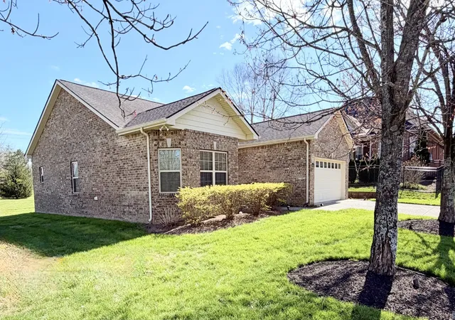 Photo 1 of Single family home for sale at 1001 Meadowview Dr, Spring Hill, TN 37174 | MLS# 3247567 | Listing updated on 2026-08-20
