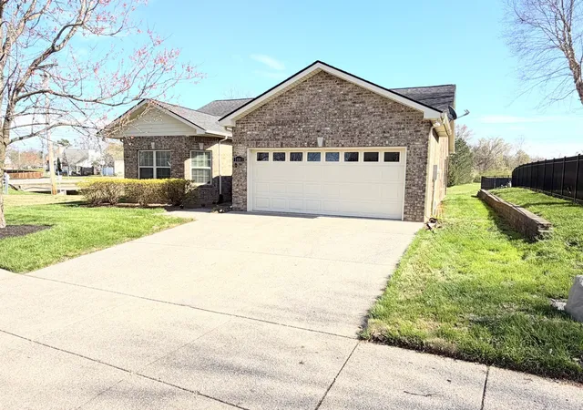 Photo 2 of Single family home for sale at 1001 Meadowview Dr, Spring Hill, TN 37174 | MLS# 3247567 | Listing updated on 2026-08-20