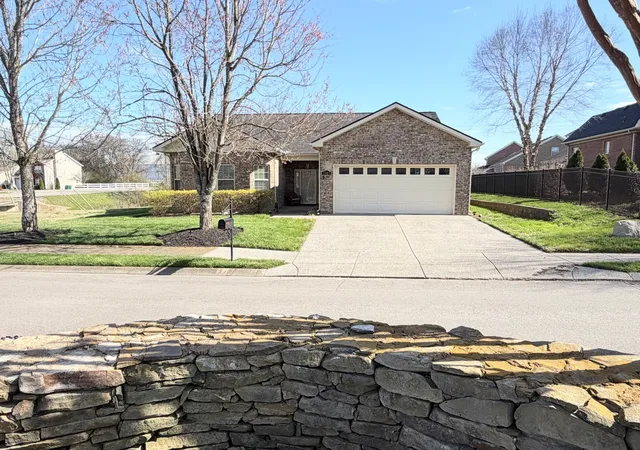 Photo 3 of Single family home for sale at 1001 Meadowview Dr, Spring Hill, TN 37174 | MLS# 3247567 | Listing updated on 2026-08-20