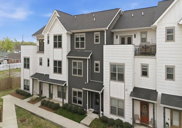 Homes for sale in Nashville, TN | 204 Thompson Park Dr, Nashville, TN 37211 | MLS# 3247586