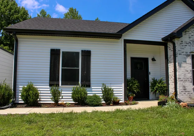 Homes for sale in Cumberland Furnace, TN | 2012 Linda Ln, Cumberland Furnace, TN 37051 | MLS# 3250311