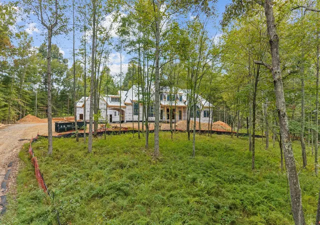 Photo 2 of Mansion for sale at 8013 Linda Ln, Franklin, TN 37064 | MLS# 3527767 | Listing updated on 2026-10-01
