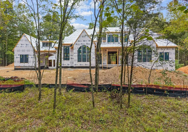 Photo 3 of Mansion for sale at 8013 Linda Ln, Franklin, TN 37064 | MLS# 3527767 | Listing updated on 2026-10-01