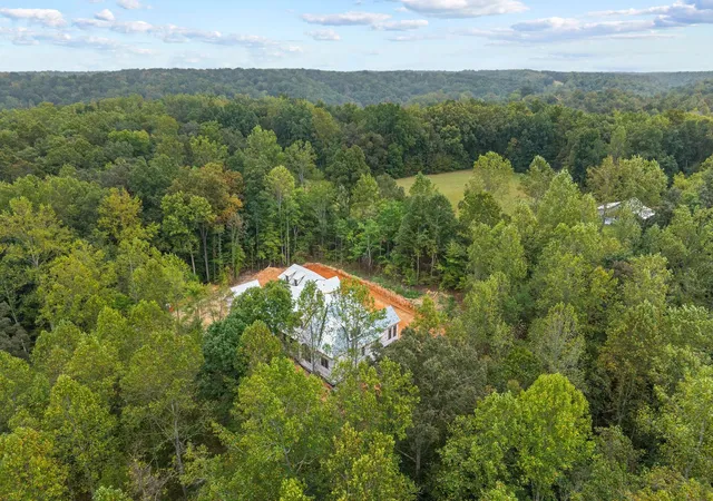 Photo 3 of Single family home for sale at 8013 Linda Ln, Franklin, TN 37064 | MLS# 3527767 | Listing updated on 2026-10-01