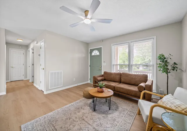 5th image of 1874 Crestmont Ct, Clarksville, TN 37042 | MLS# 3250872