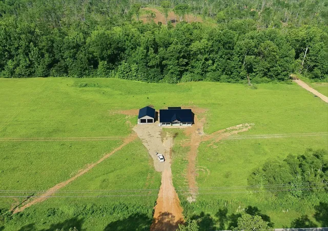 Homes for sale in Linden, TN | 2853 Lick Creek Road, Linden, TN 37096 | MLS# 3247676