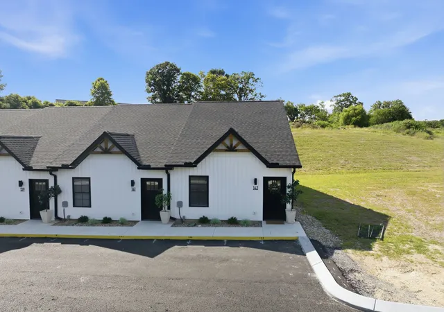 Homes for sale in Gordonsville, TN | 143 Deer Valley Dr E #143, Gordonsville, TN 38563 | MLS# 3247656