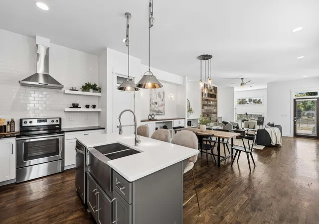 Photo 2 of Townhouse for sale at 2403a Branch St, Nashville, TN 37216 | MLS# 3247722 | Listing updated on 2026-10-08
