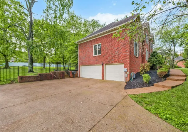 Homes for sale in Brentwood, TN | 1510 Knox Valley Dr, Brentwood, TN 37027 | MLS# 3248395