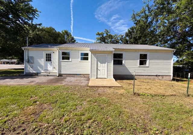 5th image of 1036 E Commerce St, Lewisburg, TN 37091 | MLS# 3247690