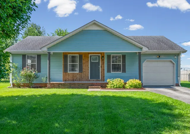 Photo 3 of Single family home for sale at 932 Linda Dr, Oak Grove, KY 42262 | MLS# 3250706 | Listing updated on 2026-09-21