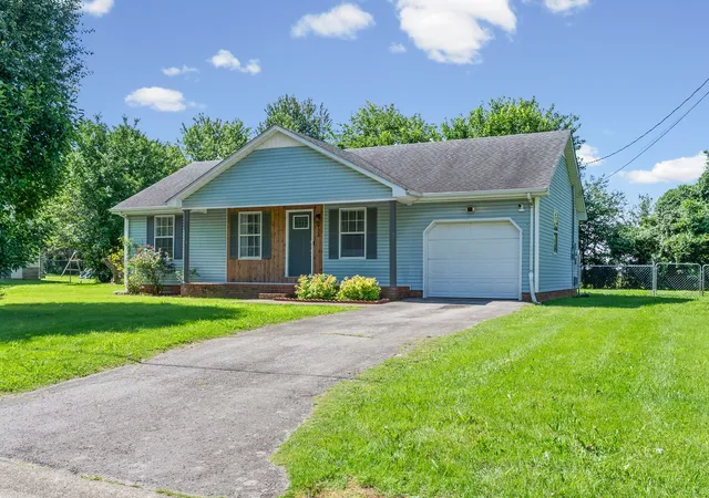 Photo 4 of Single family home for sale at 932 Linda Dr, Oak Grove, KY 42262 | MLS# 3250706 | Listing updated on 2026-09-21