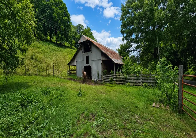 Homes for sale in Cornersville, TN | 2039 Blackburn Hollow Rd, Cornersville, TN 37047 | MLS# 3247949