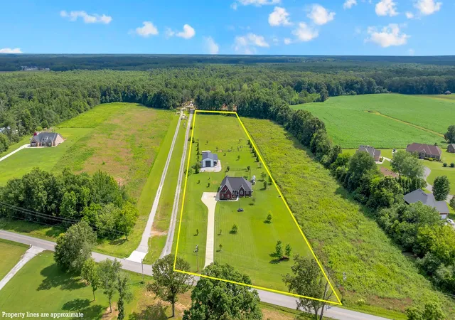 Photo 4 of Single family home for sale at 1469 Ledford Ml Rd, Normandy, TN 37360 | MLS# 3251138 | Listing updated on 2026-09-23