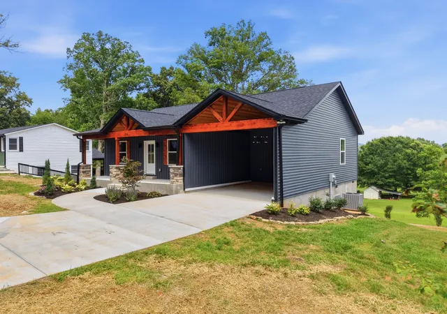 Photo 2 of Single family home for sale at 216 Twin Oaks Rd, Mc Minnville, TN 37110 | MLS# 3247781 | Listing updated on 2026-08-21