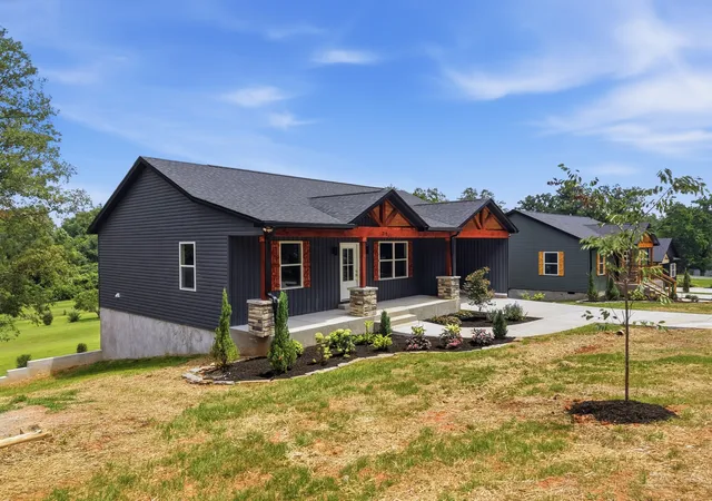 Photo 3 of Single family home for sale at 216 Twin Oaks Rd, Mc Minnville, TN 37110 | MLS# 3247781 | Listing updated on 2026-08-21