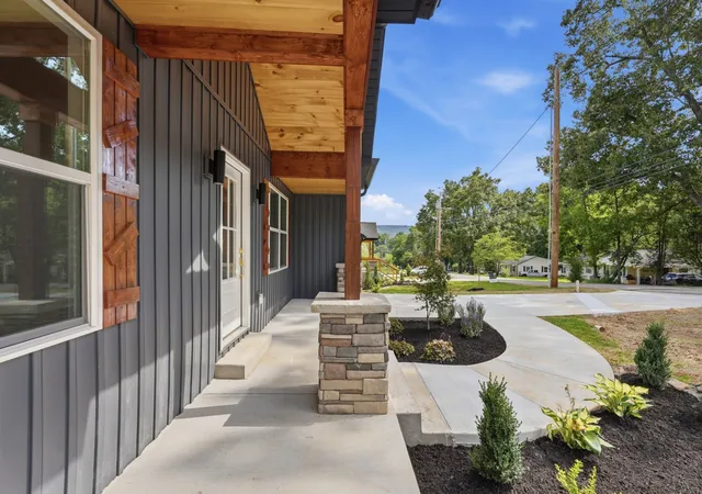 Photo 4 of Single family home for sale at 216 Twin Oaks Rd, Mc Minnville, TN 37110 | MLS# 3247781 | Listing updated on 2026-08-21