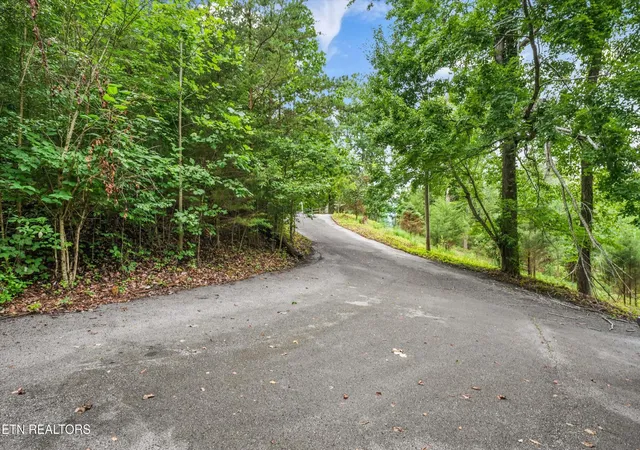 Photo 3 of Single family home for sale at 285 Vanover Ln, Jacksboro, TN 37757 | MLS# 3247773 | Listing updated on 2026-10-02