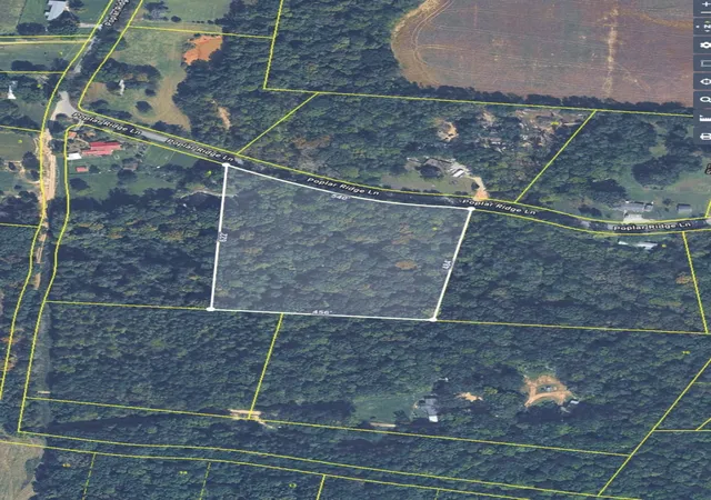 Homes for sale in Chapmansboro, TN | 1424 Poplar Ridge Ln, Chapmansboro, TN 37035 | MLS# 3250360
