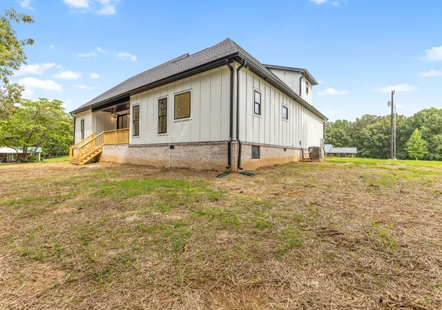 Photo 4 of Single family home for sale at 1064 Mulberry St, Burns, TN 37029 | MLS# 3247983 | Listing updated on 2026-10-03