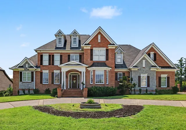 Photo 3 of Mansion for sale at 107 Gaston St, Gallatin, TN 37066 | MLS# 3525701 | Listing updated on 2026-09-05