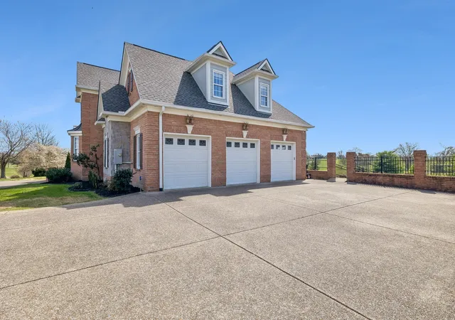 Photo 4 of Single family home for sale at 107 Gaston St, Gallatin, TN 37066 | MLS# 3525701 | Listing updated on 2026-09-05
