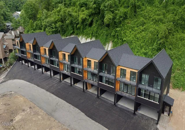 2nd image of 12 215 Circle Dr, Gatlinburg, TN 37738 | MLS# 3288522