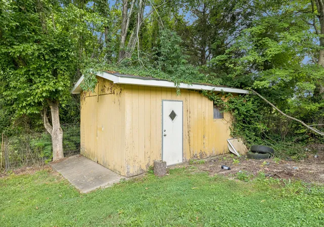 Homes for sale in Red Boiling Springs, TN | 818 Gamaliel Rd, Red Boiling Springs, TN 37150 | MLS# 3251163