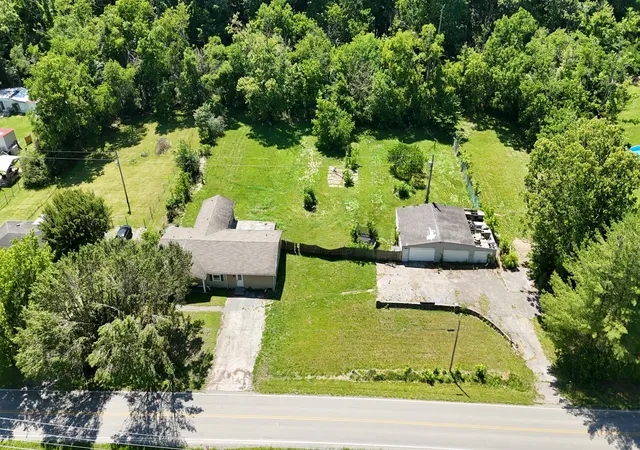 2nd image of 3587 Old Hwy 31e, Westmoreland, TN 37186 | MLS# 3247975