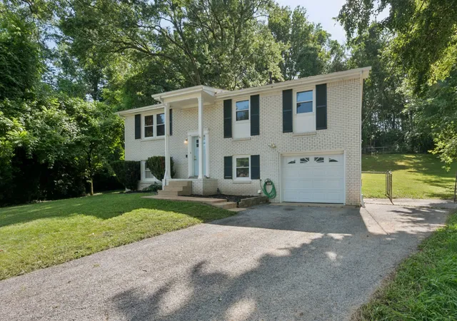 Photo 2 of Single family home for sale at 133 Shihmen Ct, Antioch, TN 37013 | MLS# 3256453 | Listing updated on 2026-10-01