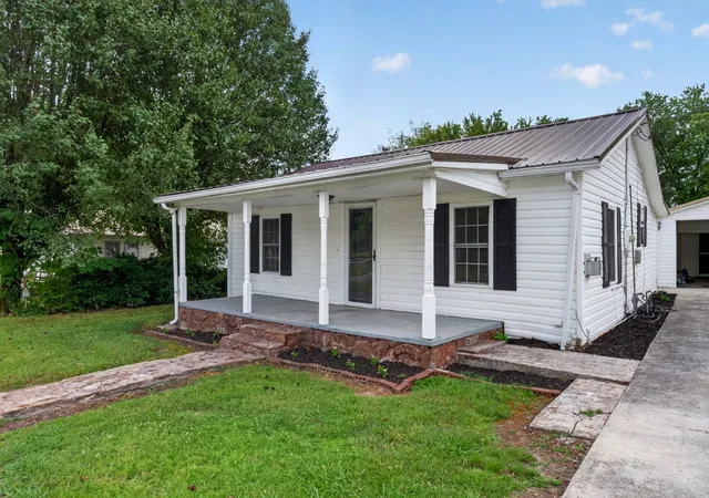 Homes for sale in Smithville, TN | 229 Adams St, Smithville, TN 37166 | MLS# 3254721
