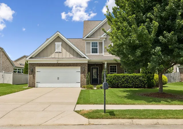 Homes for sale in Thompsons Station, TN | 5008 Stately Dr, Thompsons Station, TN 37179 | MLS# 3263949