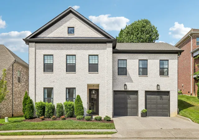 Homes for sale in Hendersonville, TN | 2033 Blackstone Dr, Hendersonville, TN 37075 | MLS# 3248516