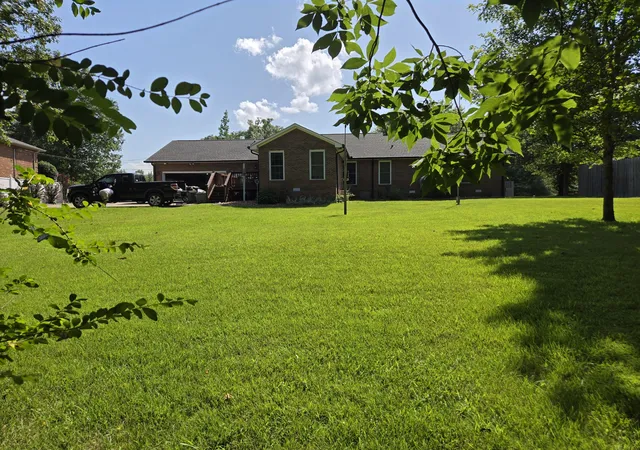 Homes for sale in New Johnsonville, TN | 415 River Oaks Dr, New Johnsonville, TN 37134 | MLS# 3261041