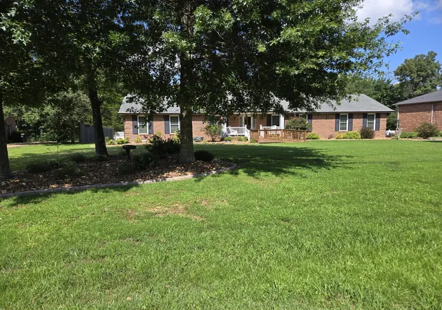 Homes for sale in New Johnsonville, TN | 415 River Oaks Dr, New Johnsonville, TN 37134 | MLS# 3261041