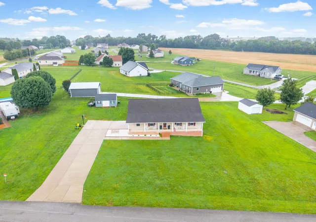 Homes for sale in Cadiz, KY | 54 Victoria Dr, Cadiz, KY 42211 | MLS# 3248069