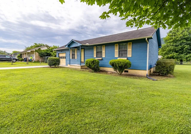 Photo 3 of Single family home for sale at 192 Cedar Point Ln, South Pittsburg, TN 37380 | MLS# 3337296 | Listing updated on 2026-08-30