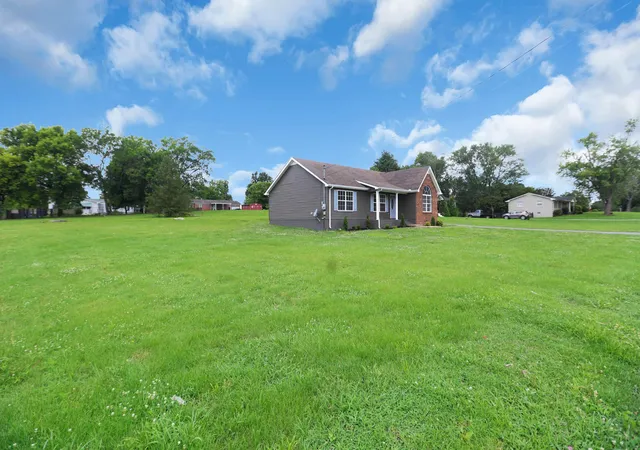 Homes for sale in Shelbyville, TN | 307 Shadow Dr, Shelbyville, TN 37160 | MLS# 3250633