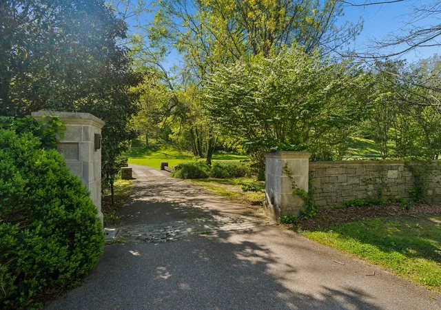 Photo 3 of Single family home for sale at 1500 Chickering Rd, Nashville, TN 37215 | MLS# 3254927 | Listing updated on 2026-08-06